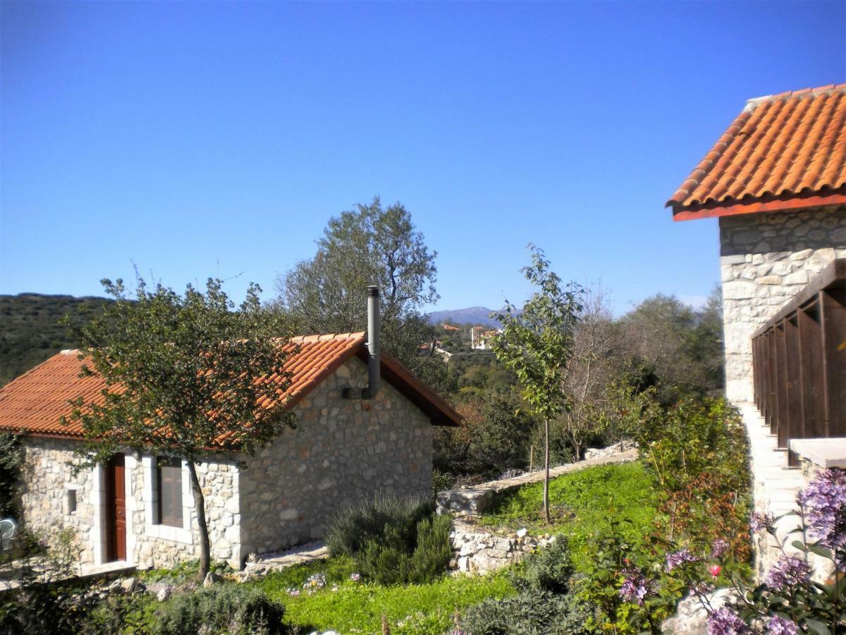 Villa Arcadian Stone House in a quiet landscape, Leonidion à Poúlithra Extérieur photo